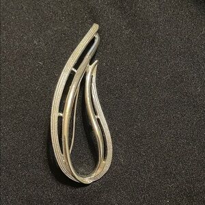 Signed Sarah Coventry Elegant Silver Brooch